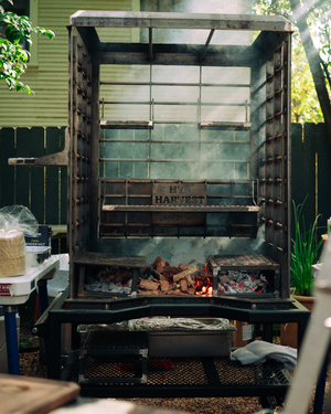 Texas BBQ grill, the live fire table.